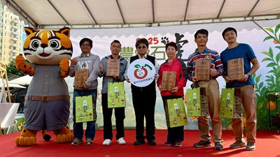 「友善石虎守護者」得獎人合影，見證在地農友與社區長期陪伴石虎的守護承諾。