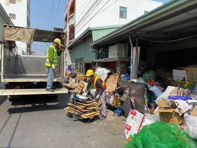 霧峰區清潔隊推動「資收關懷計畫」 暖心到府收運回收物