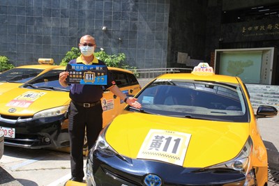 配合第3劑疫苗快打站  中市交通局加開小黃公車免費預約搭乘